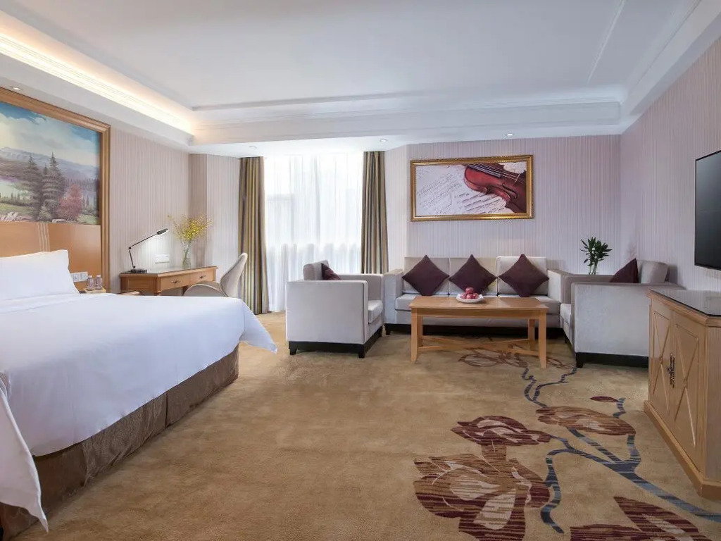 Vienna Hotel Shenzhen Honghu Branch