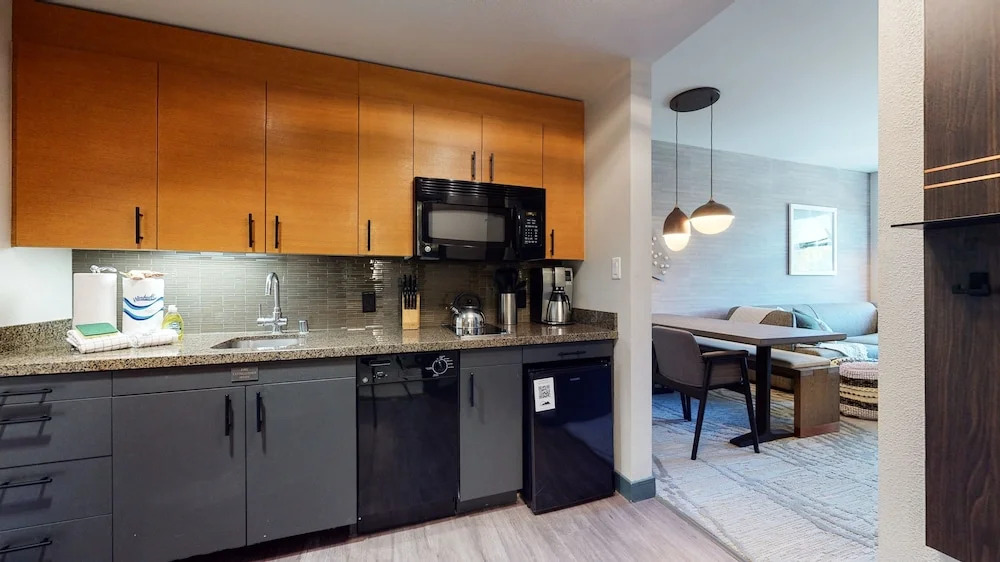 Village Monache #416 1 Bedroom Condo by Redawning