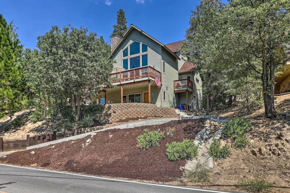 'the Zen Playhouse' w/ Lake Arrowhead Access!