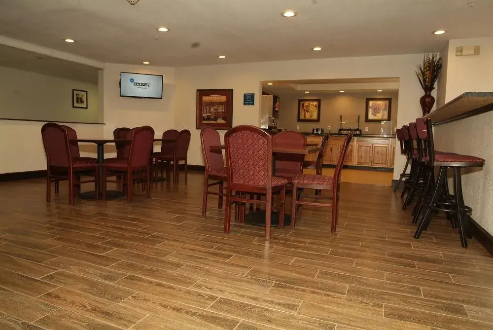 Inn At Expo Square