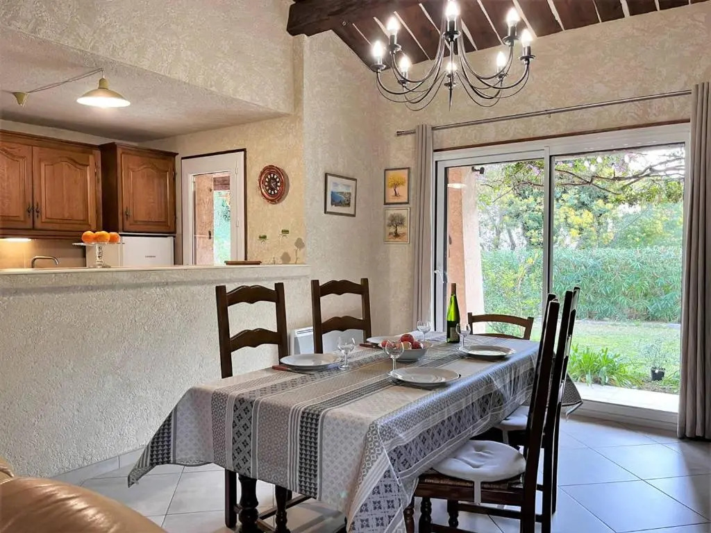 Maison Le Lavandou, 3 pièces, 6 personnes - FR-1-251-46