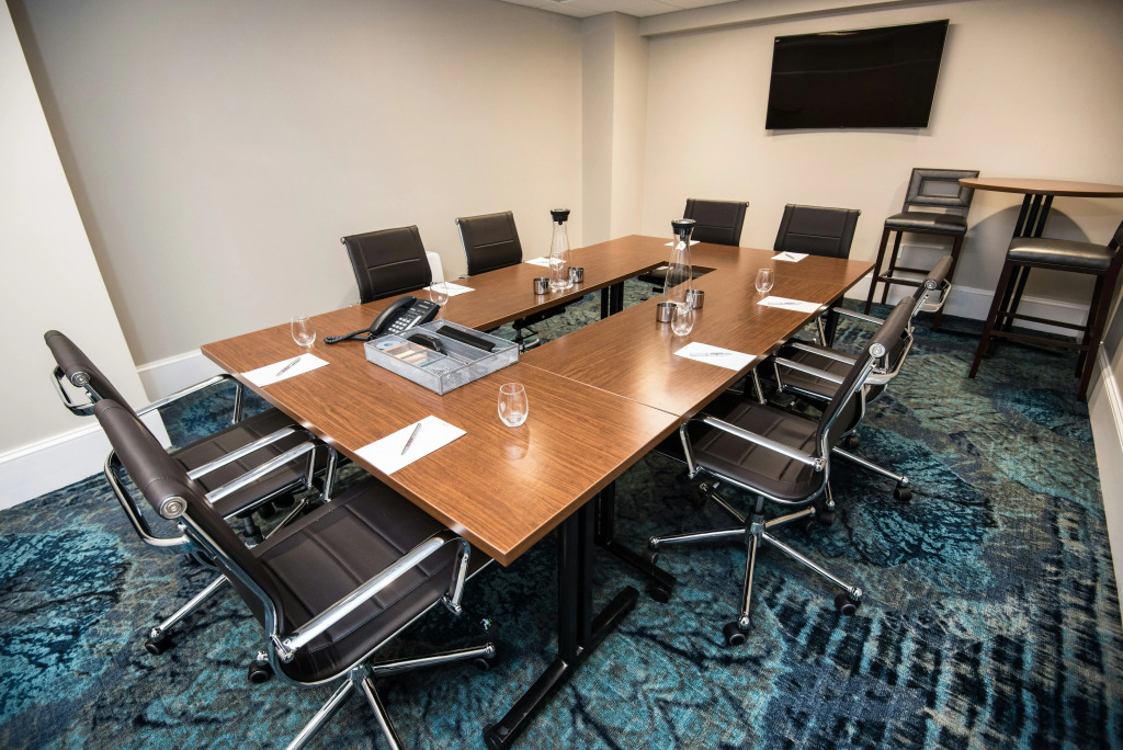 Redmont Hotel Birmingham - Curio Collection by Hilton