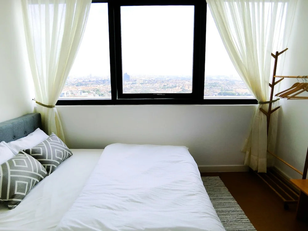 The Hub Service Apartment