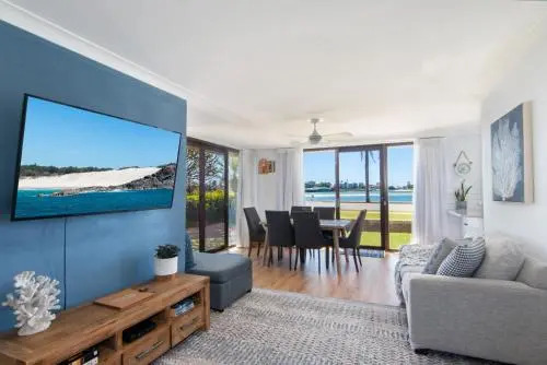 'Time and Tide' 1 - Ground Floor with Water Views