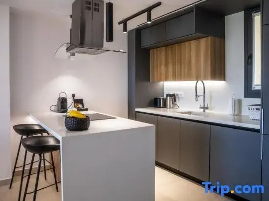 Waterside Sea View Apartments
