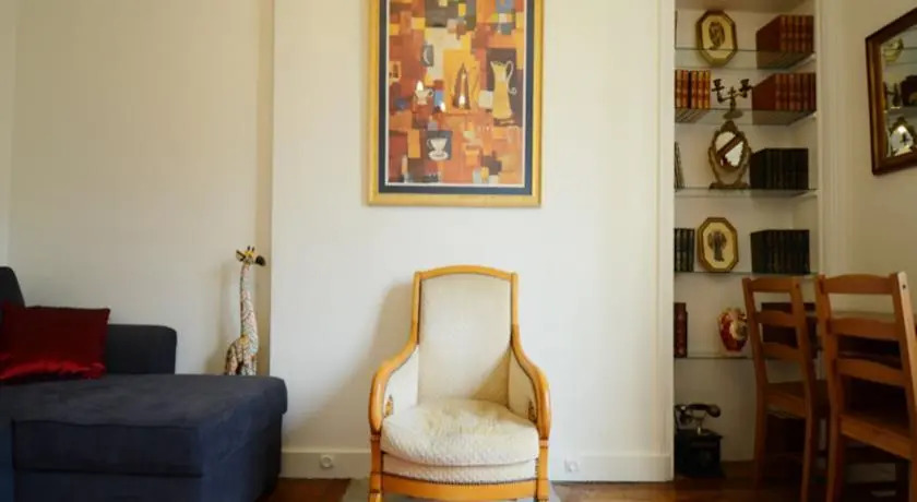 Center Pompidou Apartment