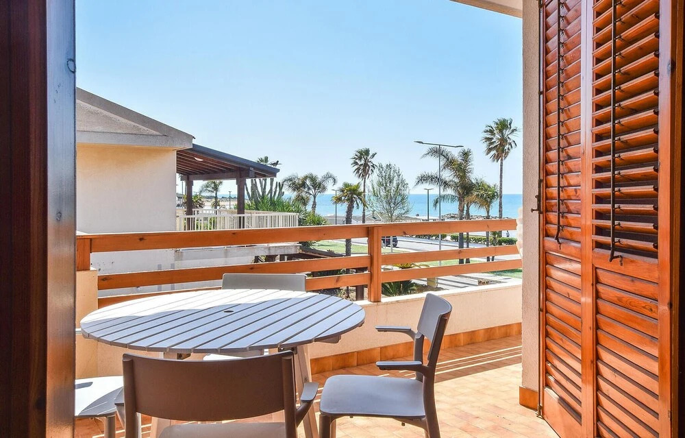 Awesome Apartment in Marina di Ragusa With Wifi and 2 Bedrooms