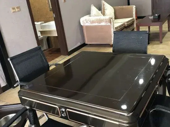 Linhai Phoenix Town Business Hotel