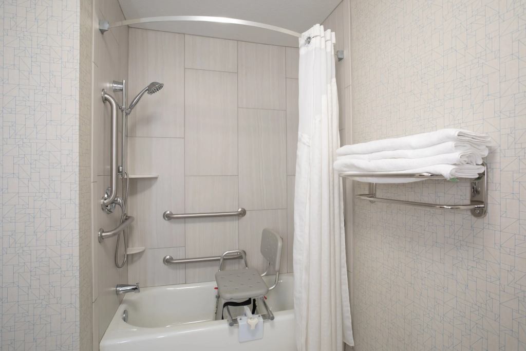 Holiday Inn Express Hotel & Suites Longmont by IHG