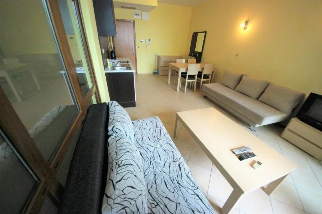 Menada Midia Apartments