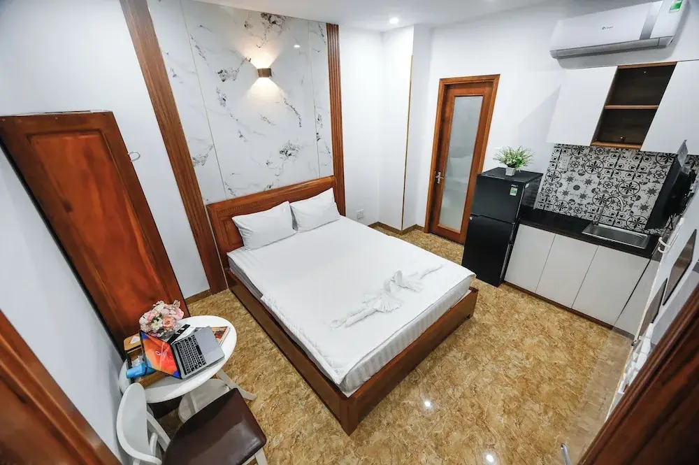 Yoyo Airport Saigon Hotel