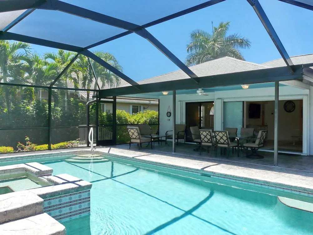 585 Somerset Court
