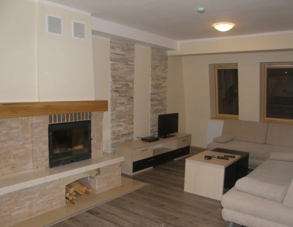 Apartments and rooms Max-Well