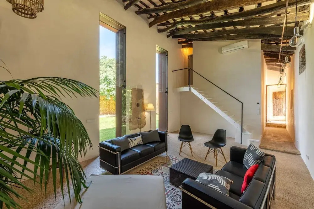 Country House in Buger With Pool & Near Beach