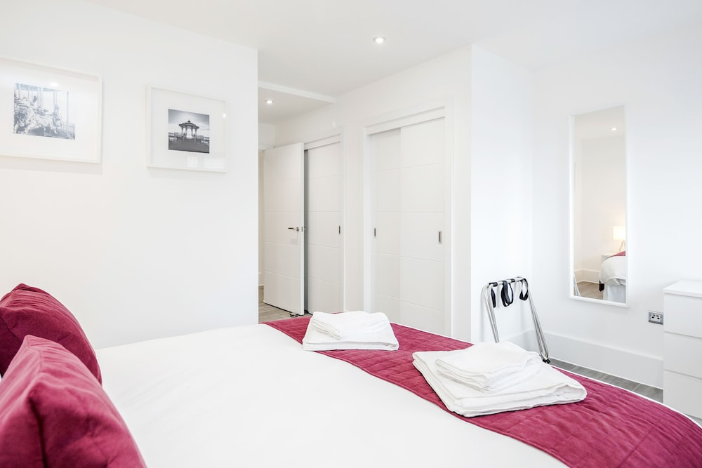 Roomspace Apartments -The Legacy