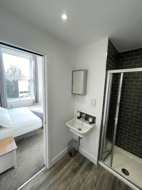 5 Breaside Hideaway