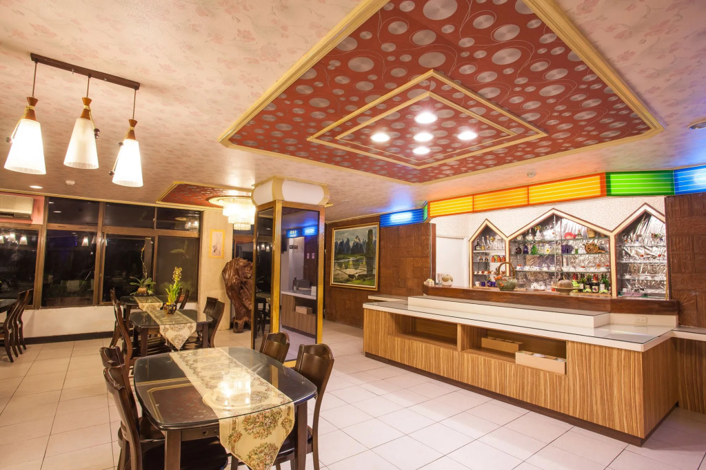 Chiayi Crown Hotel