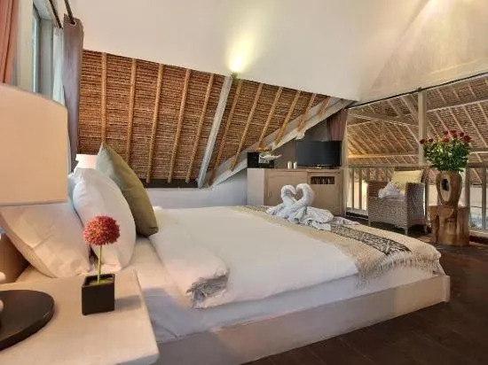 Best Location, 9 Bedr Pool Villa, Close To Beach