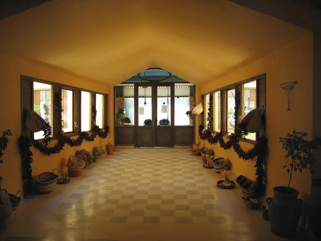 Отель African Queen Hotel