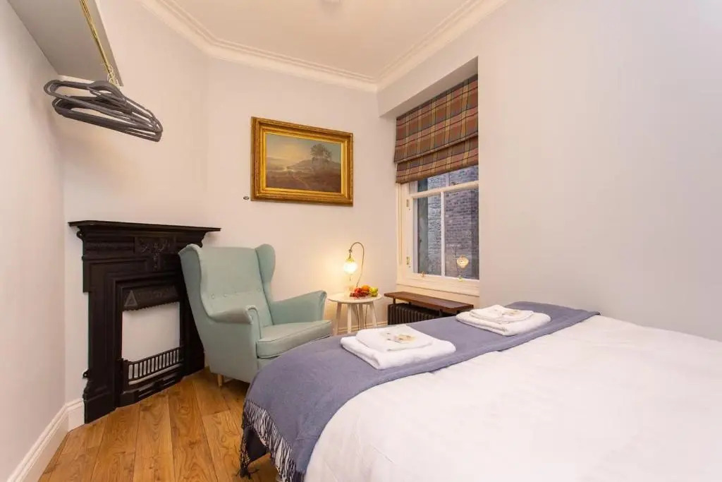 Upper Bow - Luxurious, Modern 1BR Apartment near Castle