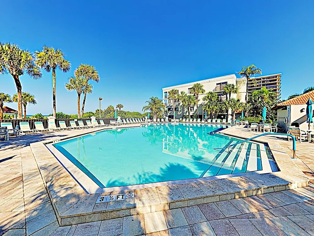 Bayshore Unit 402 - 2 Br Condo