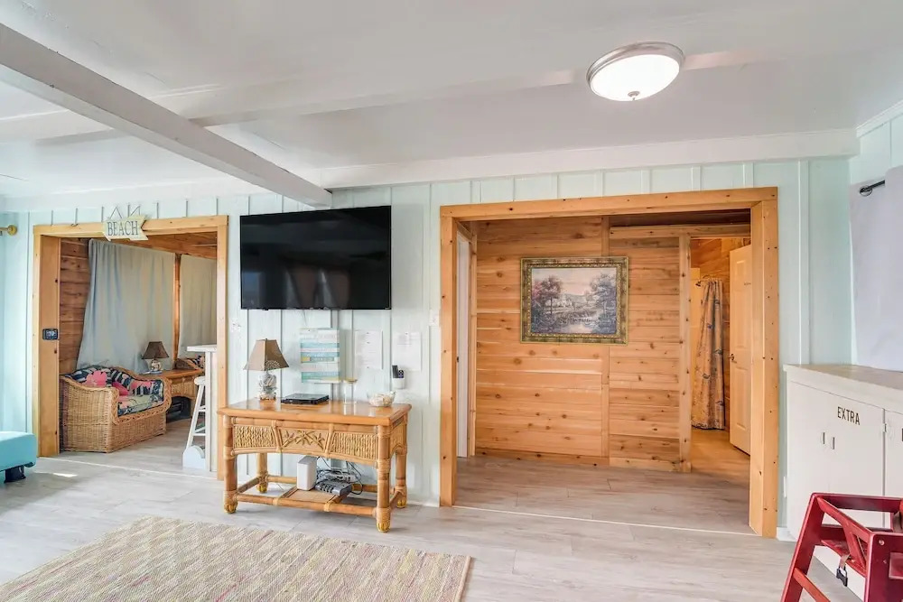 Walk to Shore: Freeport Beach House w/ Grill