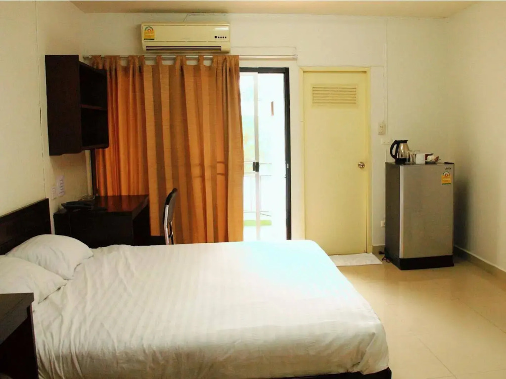 Phet Street Apartment