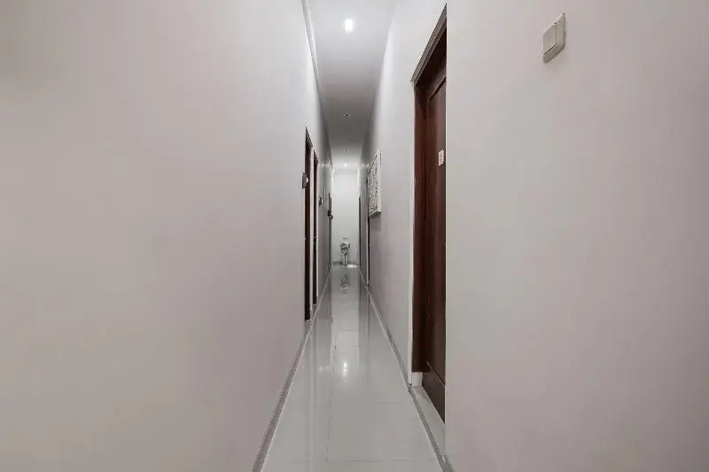 Artha Ambarukmo Exclusive by OYO Rooms