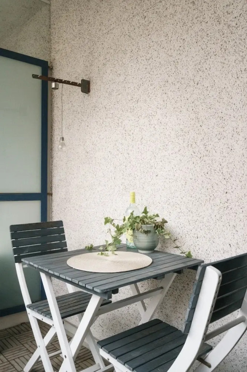 Bright Studio Apt. with Private Balcony