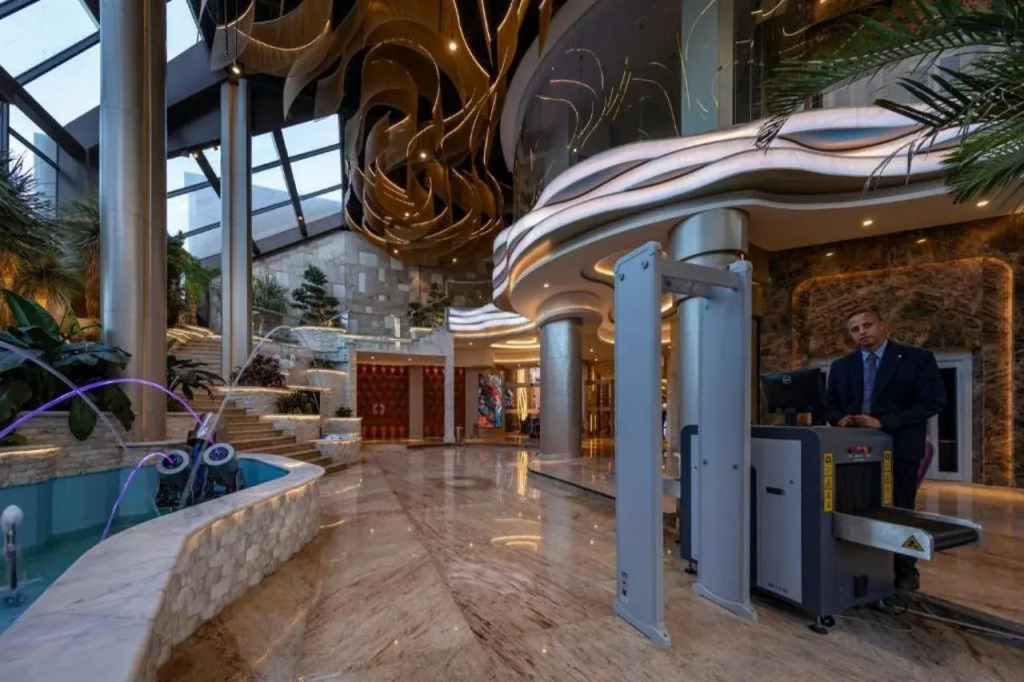 Crowne Plaza Alexandria Mirage by IHG
