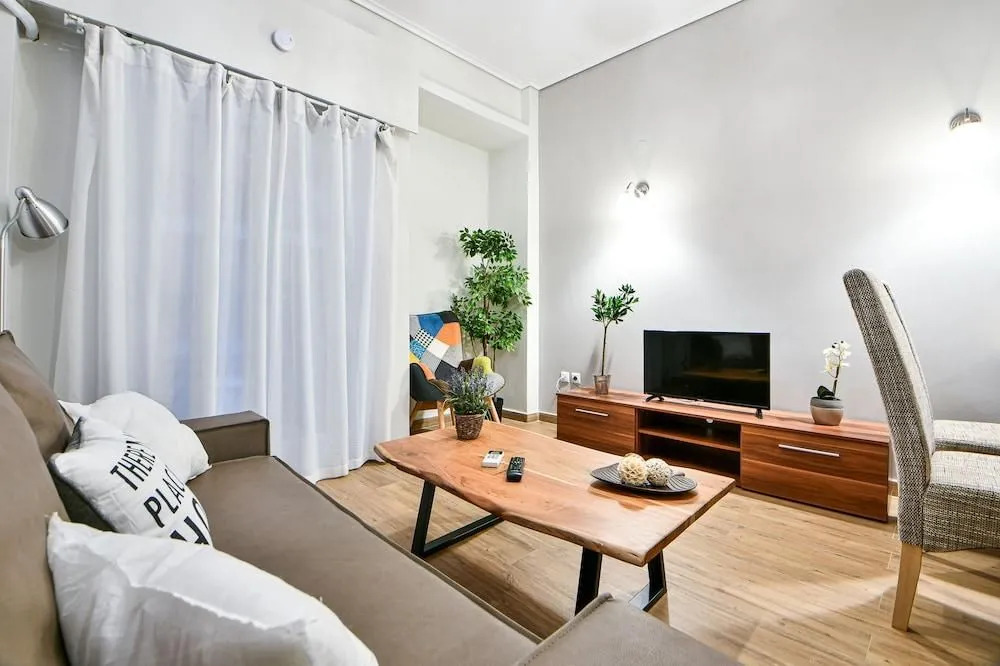 Serene n modern renovated flat