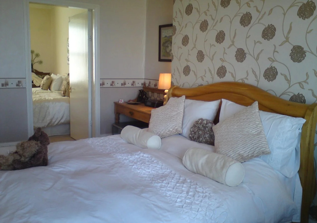 Min y Don Guest House