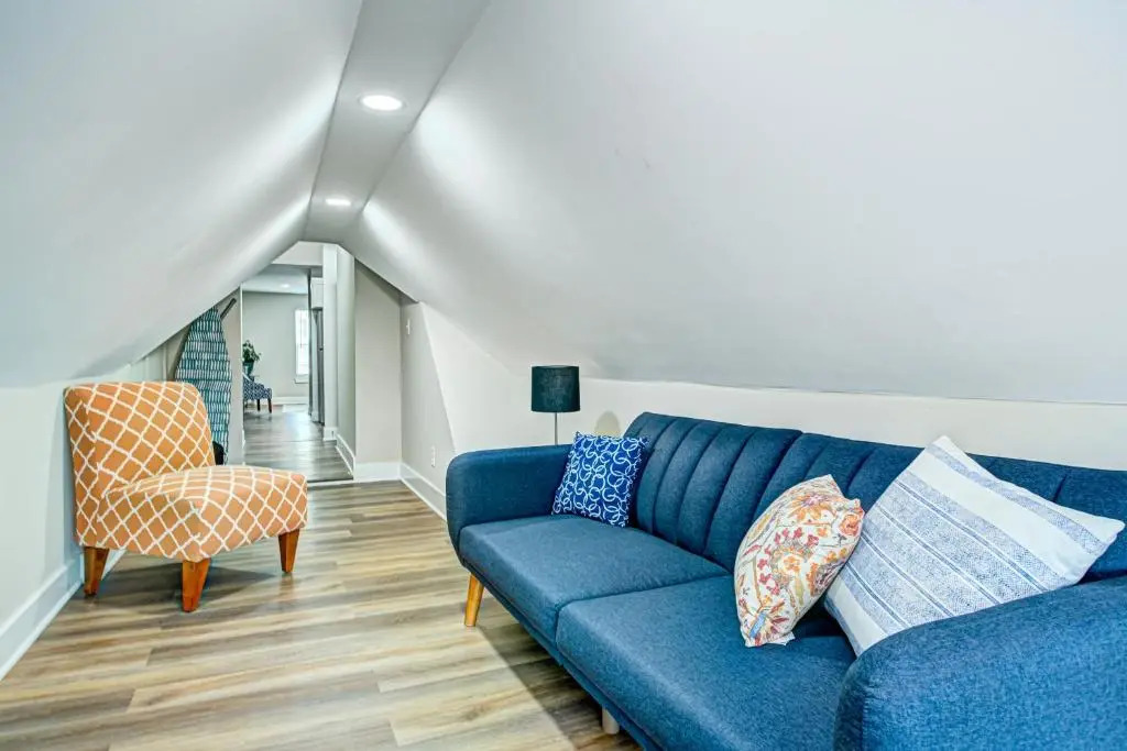 Stylish 1BR Condo 1 Mile To Downtown