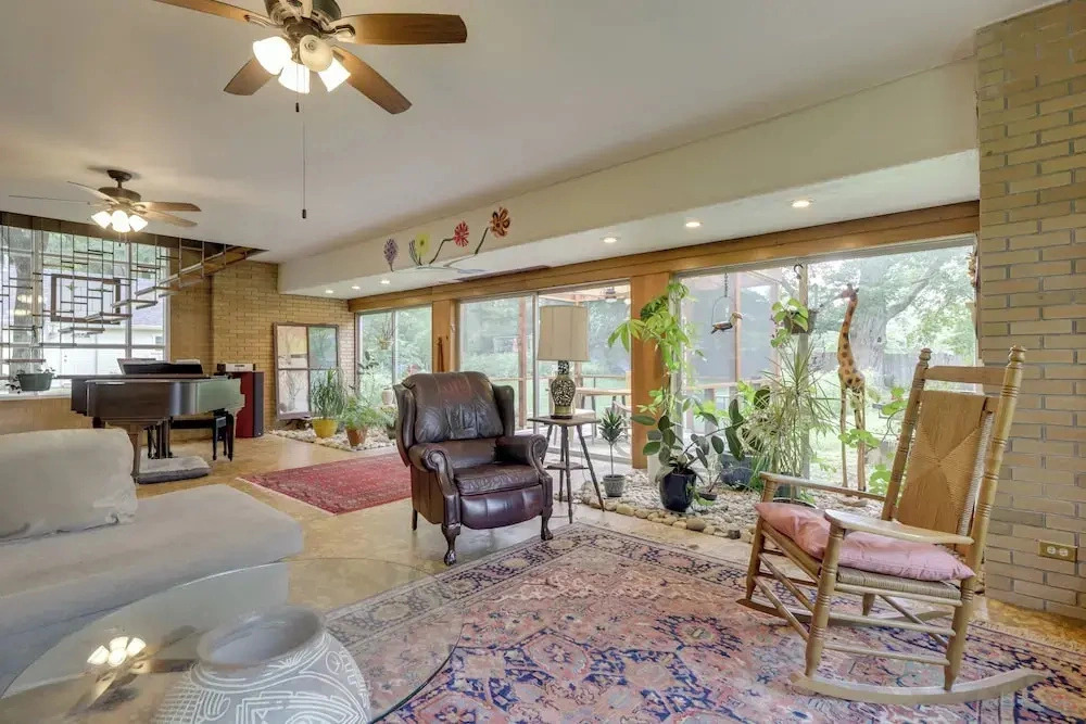 Spacious & Updated Farmhouse in Yellow Springs