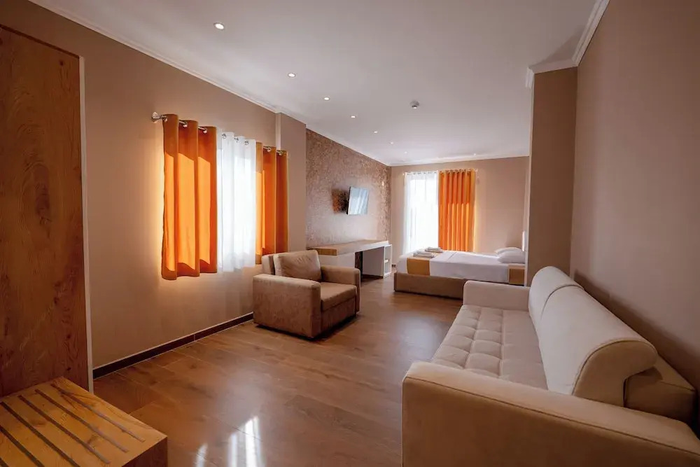 Lider Hotel