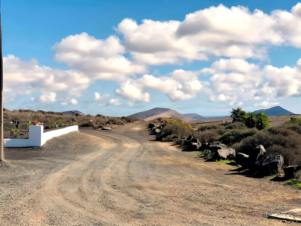 Apartment Alegranza in the beautiful Village of Mozaga, Lanzarote