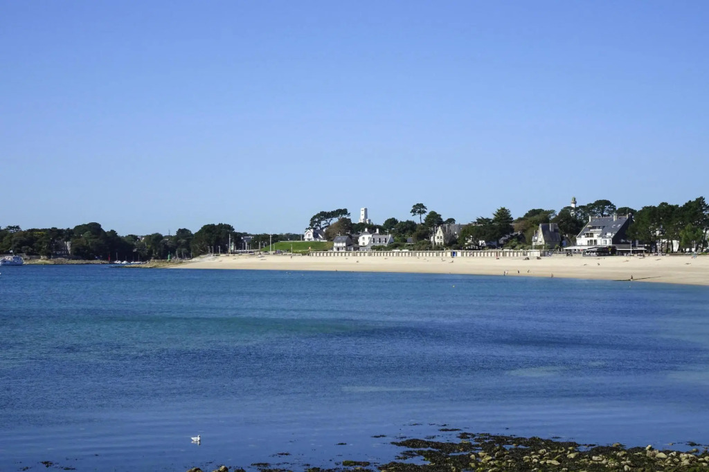 Apartment in Bénodet near Sandy Beaches