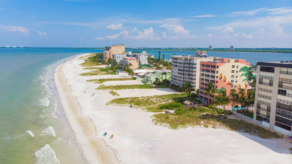 Casa Playa Resort