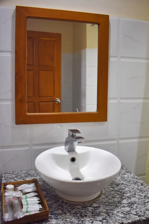 Shwe Poe Eain (1) Hotel