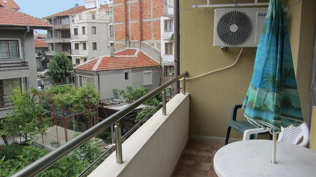 Mavrova Guest House