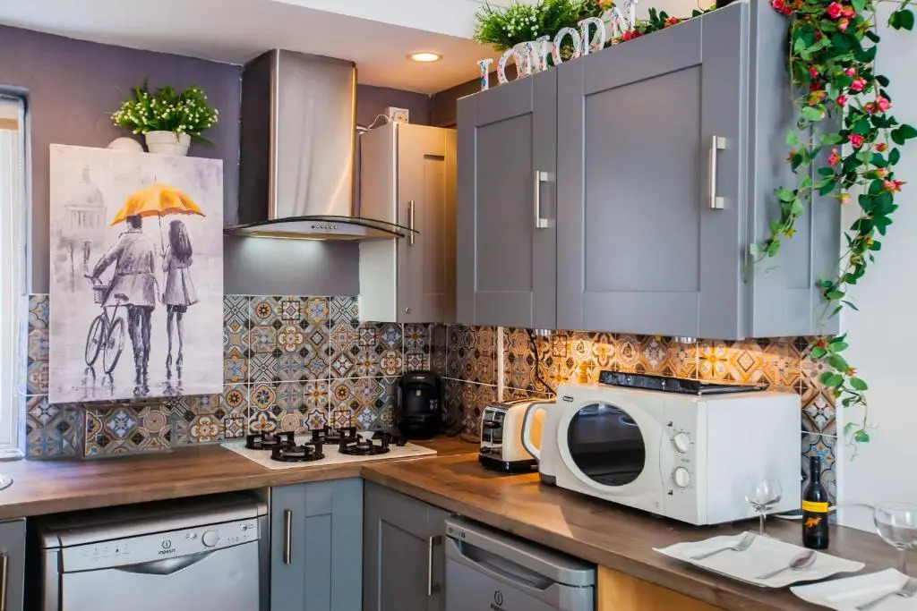 Pimlico Central London Suite near Victoria