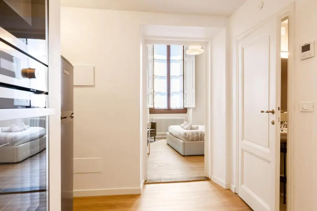 I Renai - Ponte delle Grazie Modern Apartment