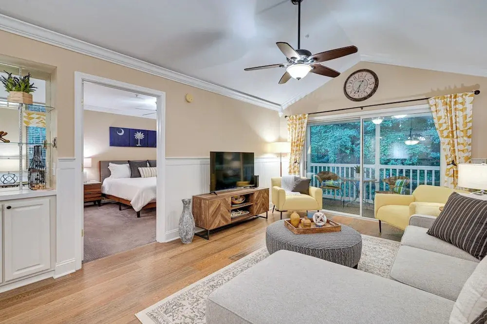 Highend Pawleys Island Condo w/ Porch & Pools!