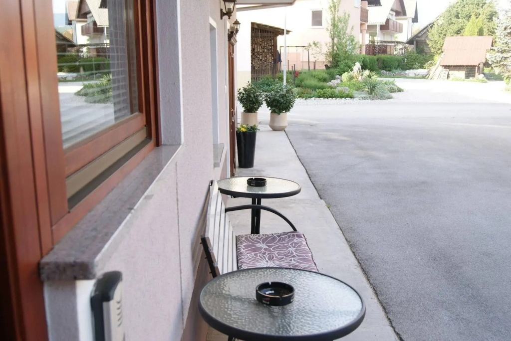 Rooms & Apartments Kepic, AIRPORT accomodation