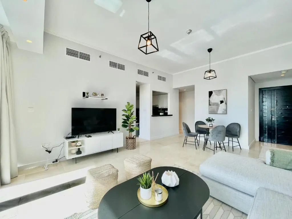 Stunning Marina View with Balcony - Airbetter
