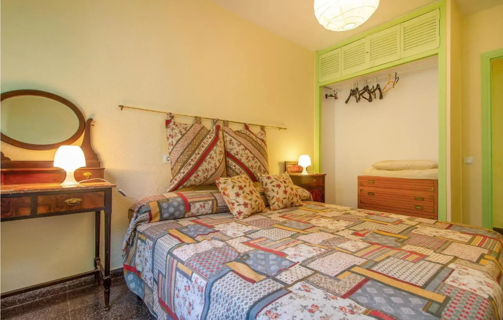 Nice apartment in Torrevieja with 3 Bedrooms
