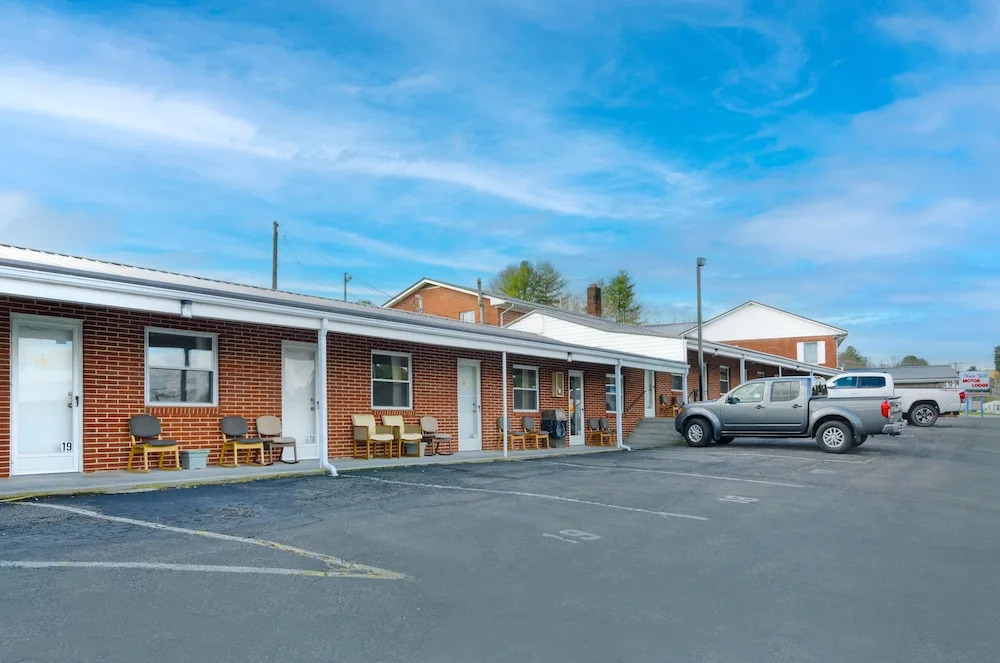 Knob Hill Motor Lodge