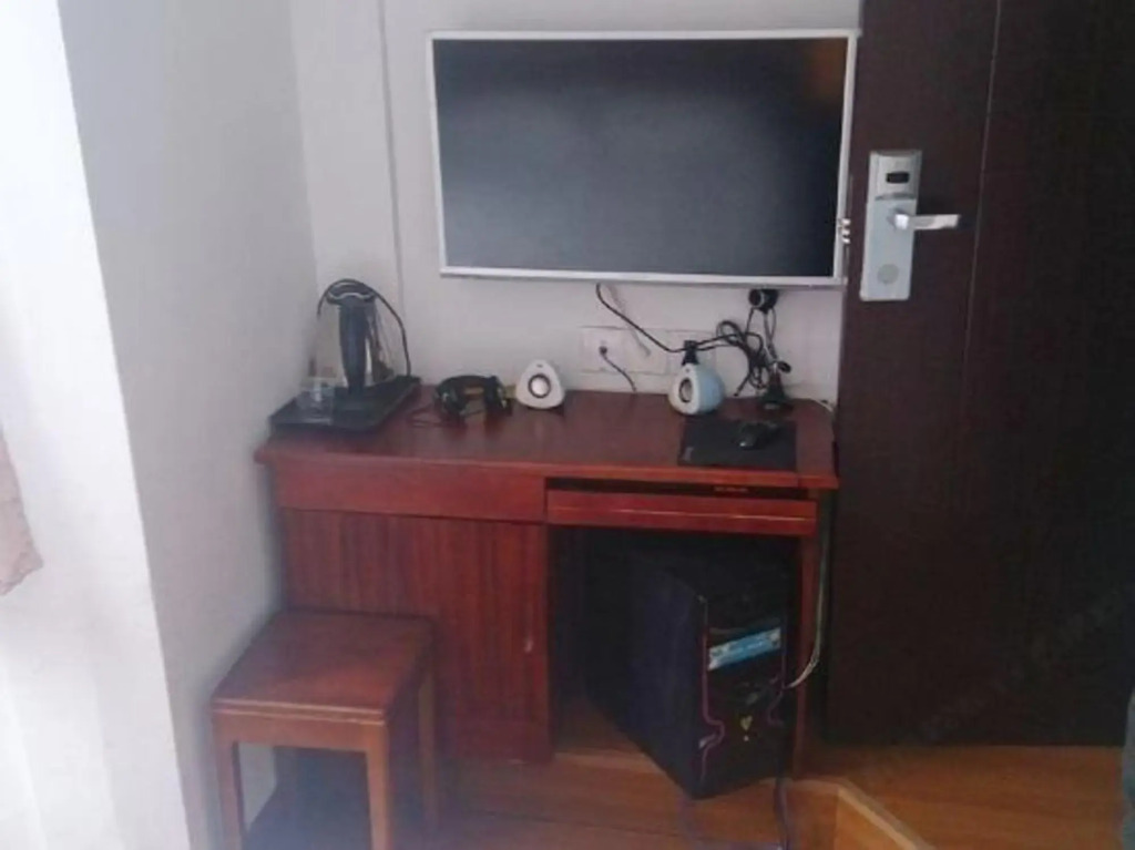 Chedun 98 Chain Hostel