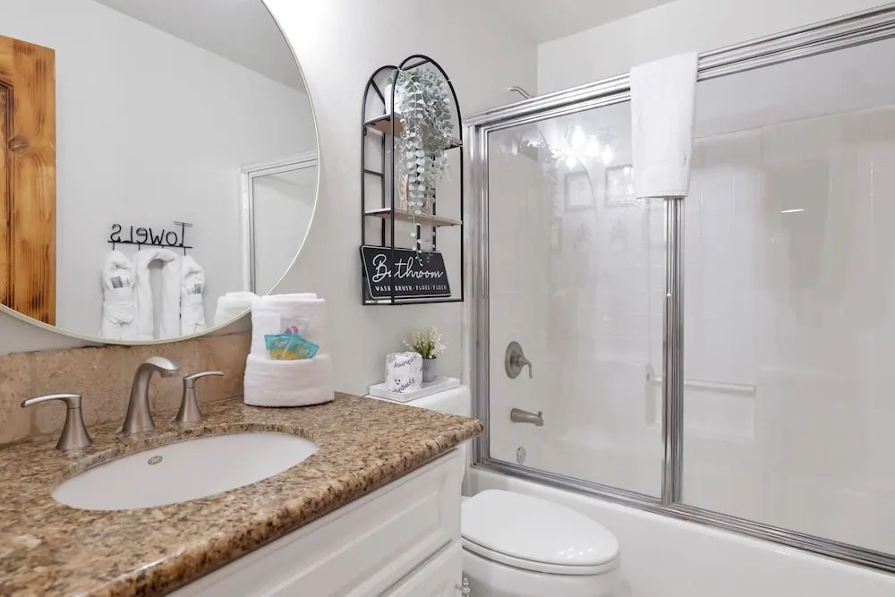 2130-bear City Ranch 4 Bedroom Home by Redawning