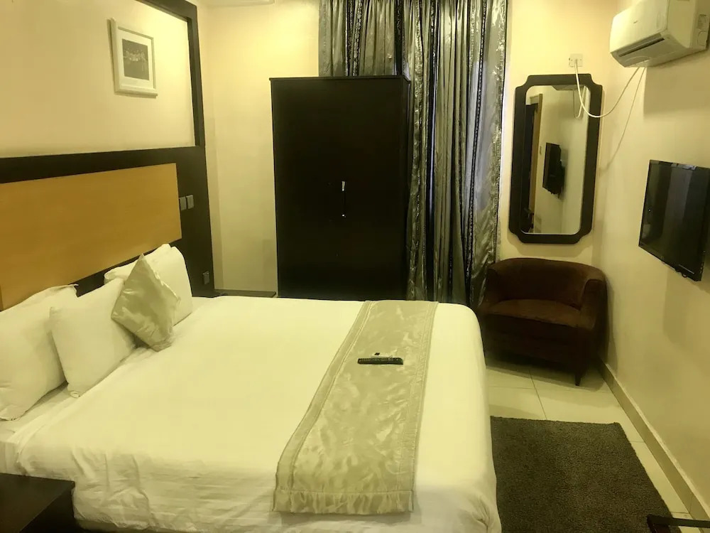 Warri Wetland Hotel